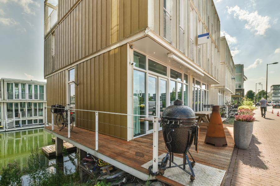 Modular commercial buildings